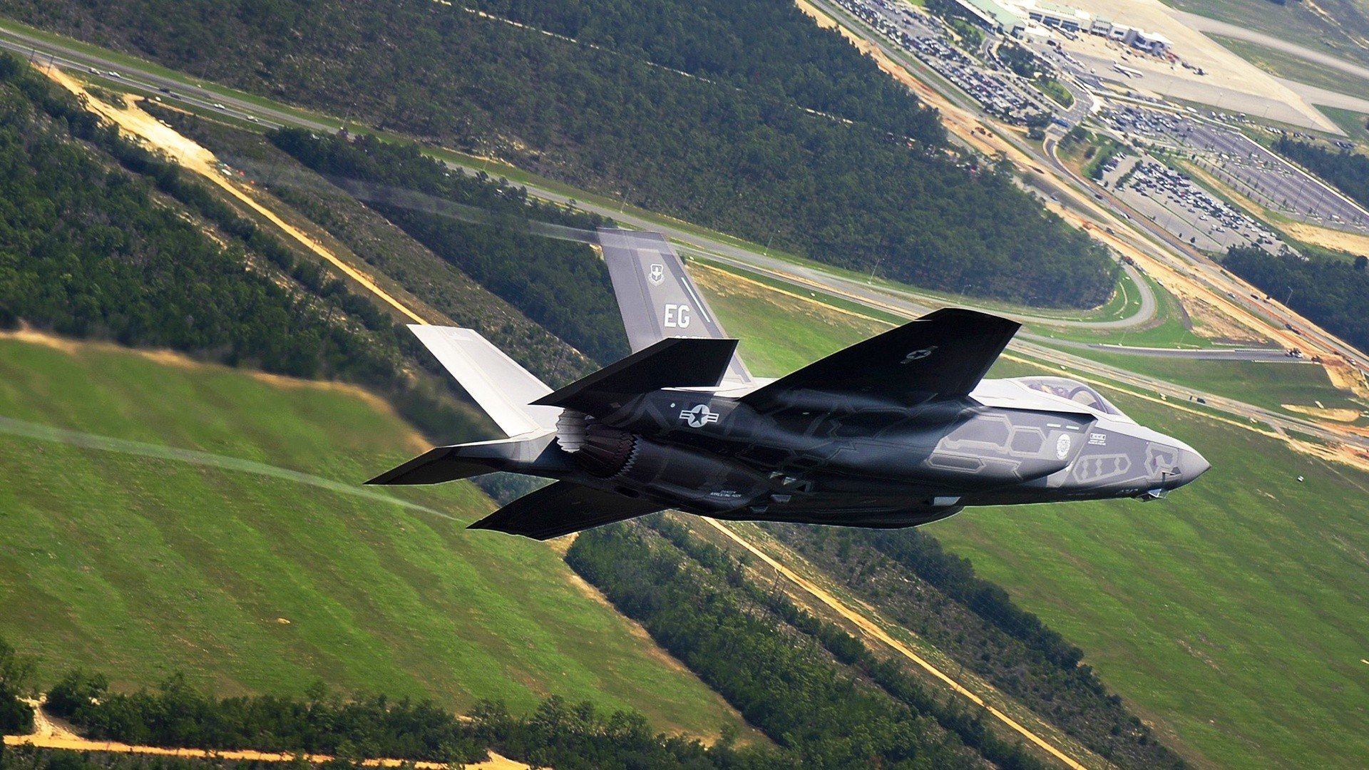 银石奇迹，威廉姆斯史诗一胜，勒克莱尔璀璨星光照耀赛道