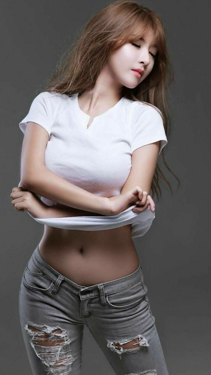 天山雪崩惊密城，王哲林最后2秒扣杀，新疆跨洋绝杀卫冕冠军雄鹿！